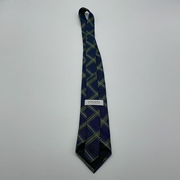 Navy blue and green 100% silk concepts by Claiborne necktie - Picture 5 of 5